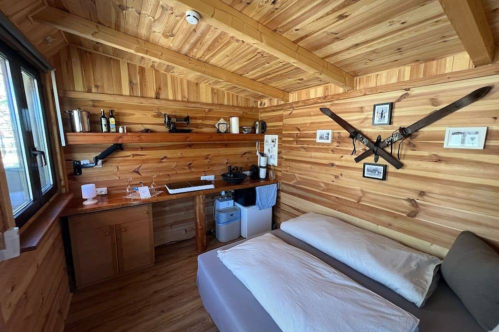 Henrys Cozy Tinyhouse mit Premium Zelt- ruhig und idyllisch mit Garten in Würzburg, Fränkisches Weinland