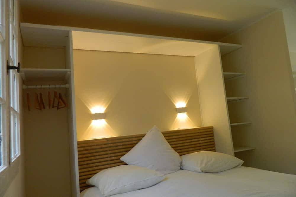Appartement entier, Vacation apartment with large pool in the hills of the bay of St. Tropez in La Garde-Freinet, Côte méditerranéenne (France)