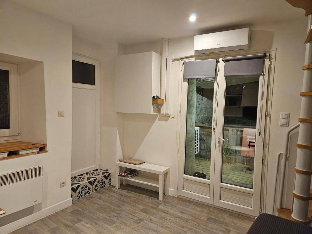Maison de village meublée avec terrasse in Donzère, Région de nyons