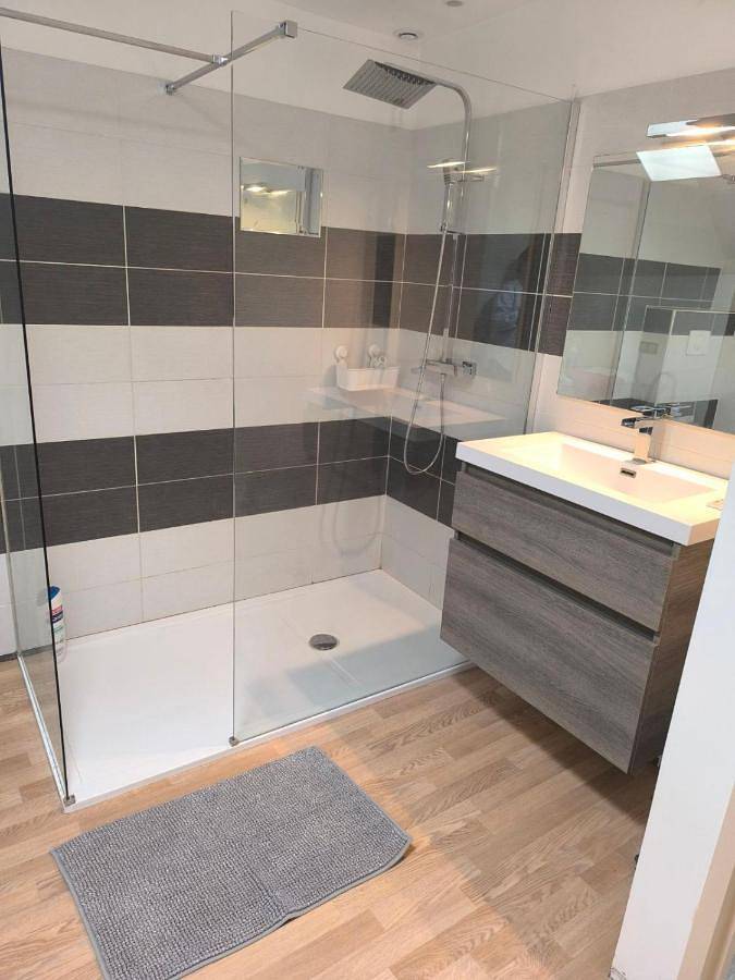 Location de vacances pour 4 personnes, avec vue et terrasse à Chavot-Courcourt - 2