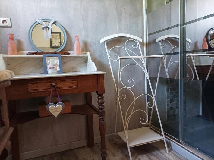 Gîte pour 2 personnes, avec vue et piscine ainsi que jardin et terrasse à Pia - 4