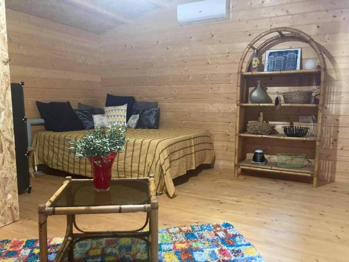 Gîte pour 2 personnes, avec Jardin et Piscine à Cornillon-Confoux - 2