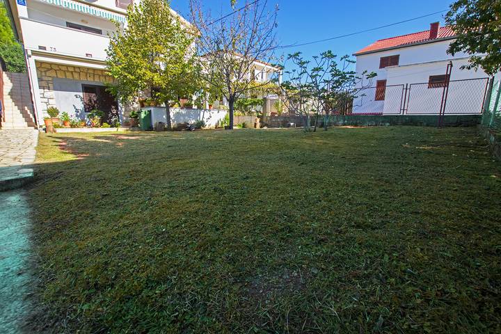 Ganze Wohnung, Ferienwohnung für 5 Personen mit Balkon in Starigrad, Zadar