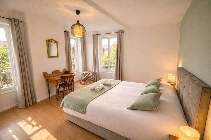 Location de vacances pour 8 personnes, avec terrasse et jardin à Saint-Fargeau - 4