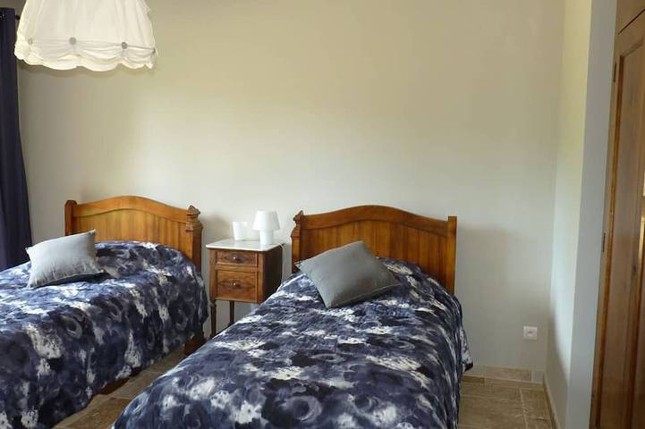 Location de vacances pour 5 personnes, avec jardin à Nans-les-Pins - 3