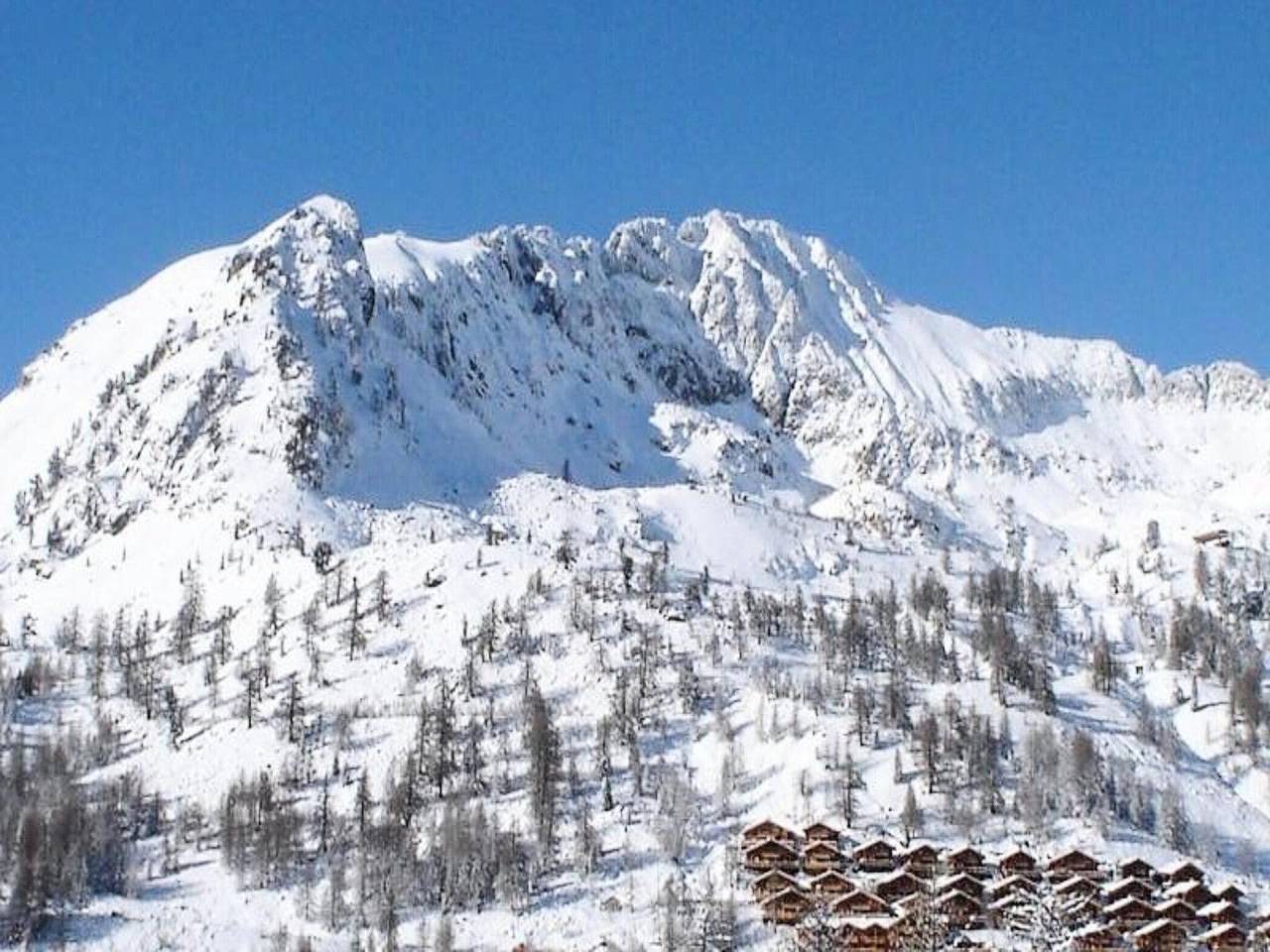 Apartamento entero, Residencia Mercantour con tres habitaciones. in Isola 2000, Isola