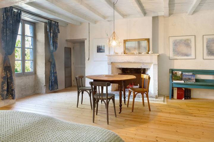 Idyl - chambre d'hôtes chez des artistes in Migré, Région de Saint-Jean-d'Angély
