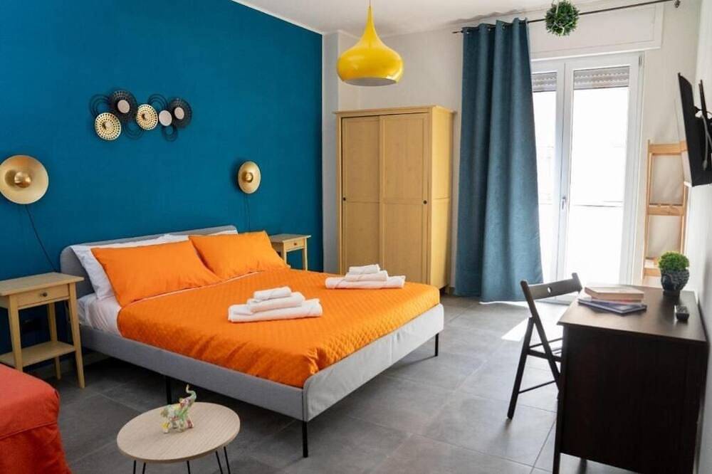 B&B Milleculure: Portopaone Double Room with Private Bathroom in Nápoles, Provincia de Nápoles