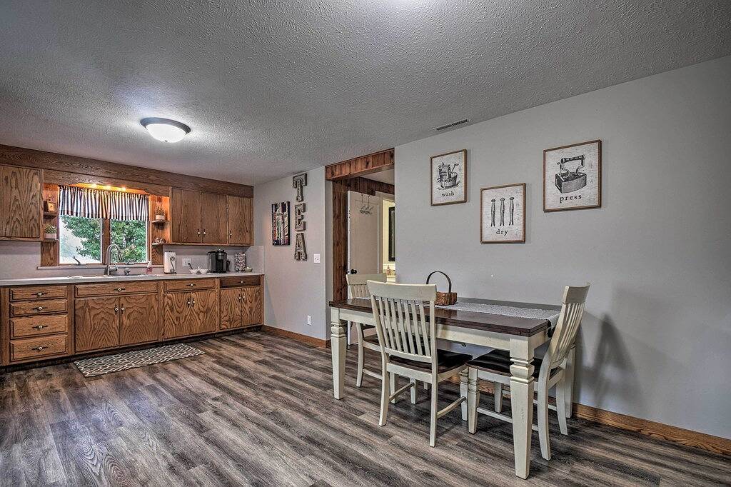 Cozy Goshen Farmhouse ~ 9 Mi to Amish Acres in Elkhart County