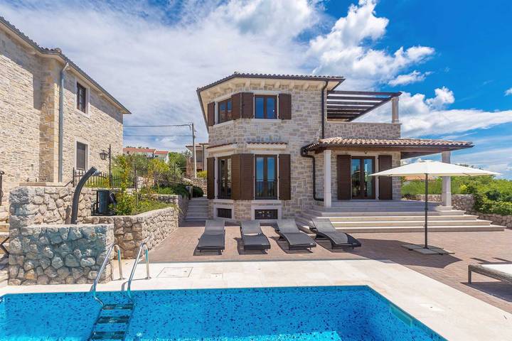 Villa mit pool für 8 Personen, mit Pool und Balkon/Terrasse sowie Terrasse auf Krk - 3