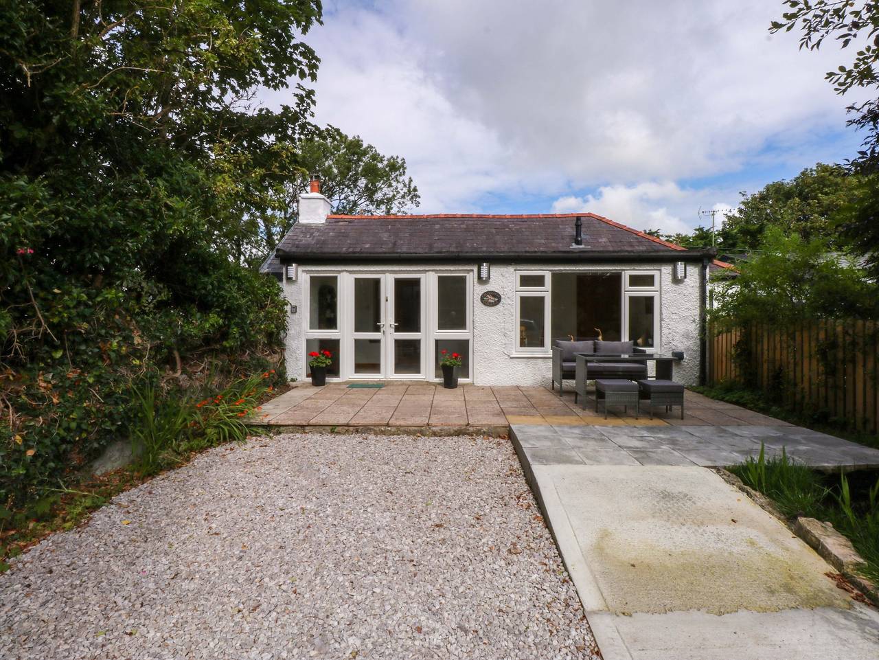 Cromlech Cottage at Cromlech Manor Farm in Benllech, Anglesey