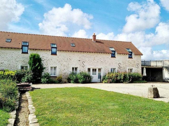 Location de vacances pour 9 personnes, avec Terrasse à Prunay-en-Yvelines
