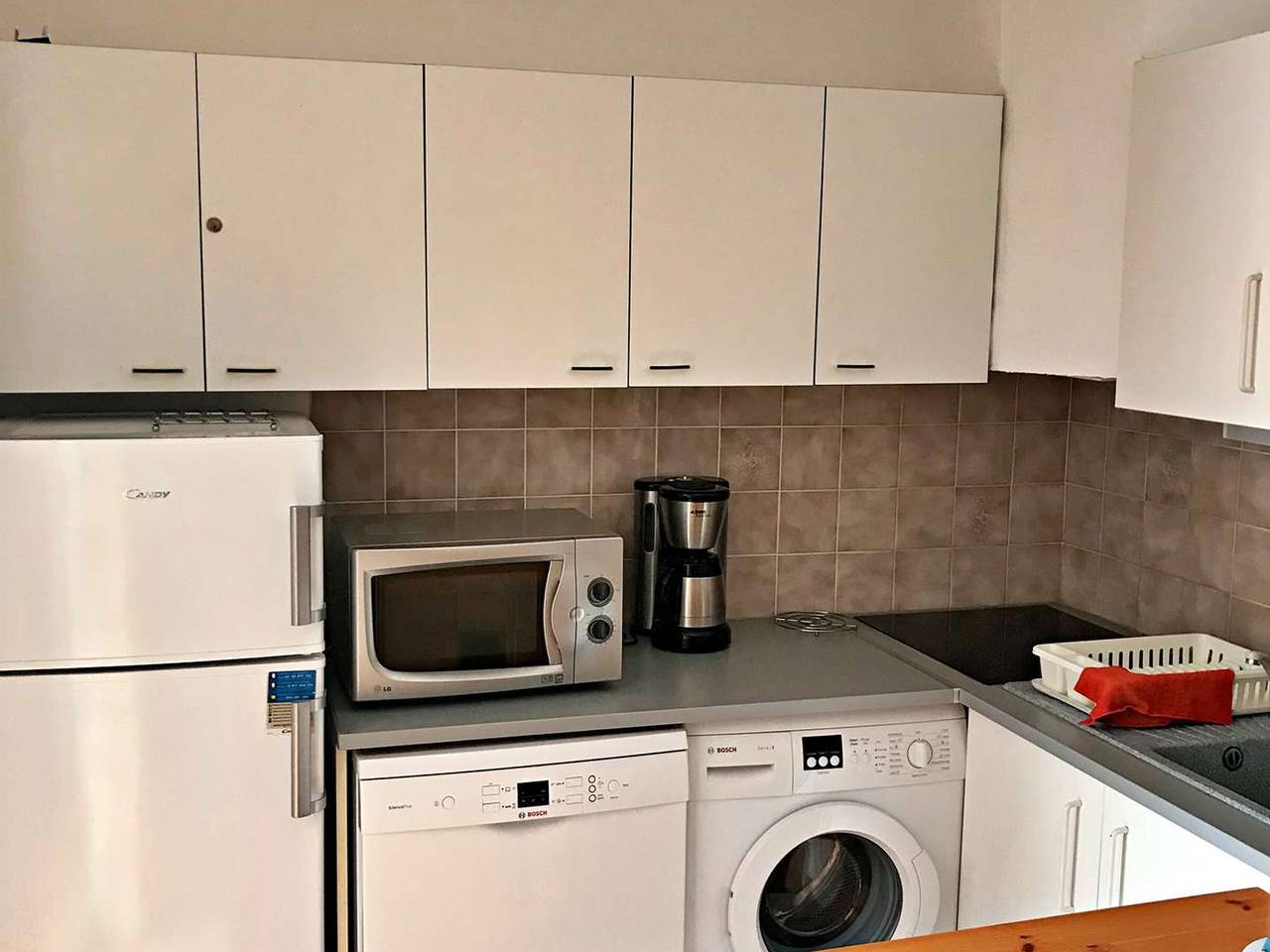 Entire apartment, Ground Floor Apartment with Pool, Garden Terrace & Parking in Marseillan, Côte d'Améthyste