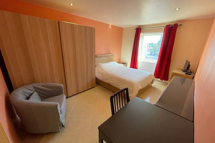 Location de vacances pour 3 personnes, avec terrasse et piscine à Anderlecht
