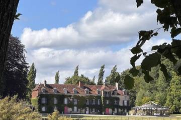 Gîte pour 20 personnes, avec jardin, animaux acceptés à Saint-Sulpice-le-Guérétois