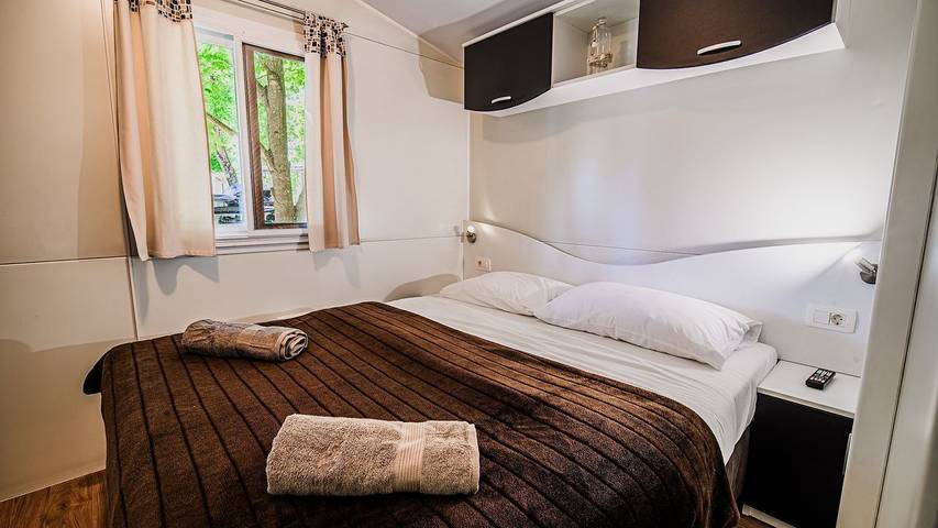 Camping car pour 9 personnes, avec terrasse, animaux acceptés en Slovénie