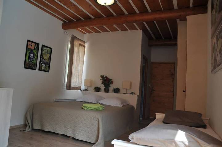 Location de vacances pour 8 personnes, avec jardin à Évenos - 3