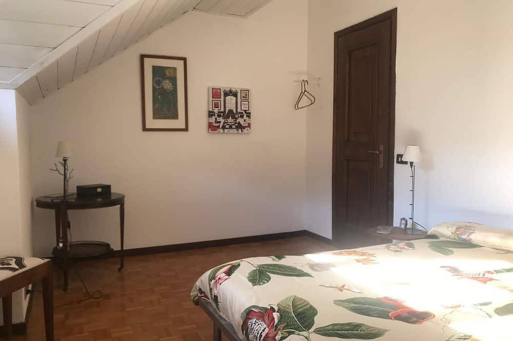 Mansarda di 1 villa con ampio giardino - a 5 min dal centro. in Baveno, Comune di Baveno