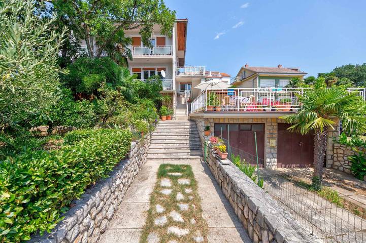 Ferienwohnung für 6 Personen, mit Balkon in Crikvenica