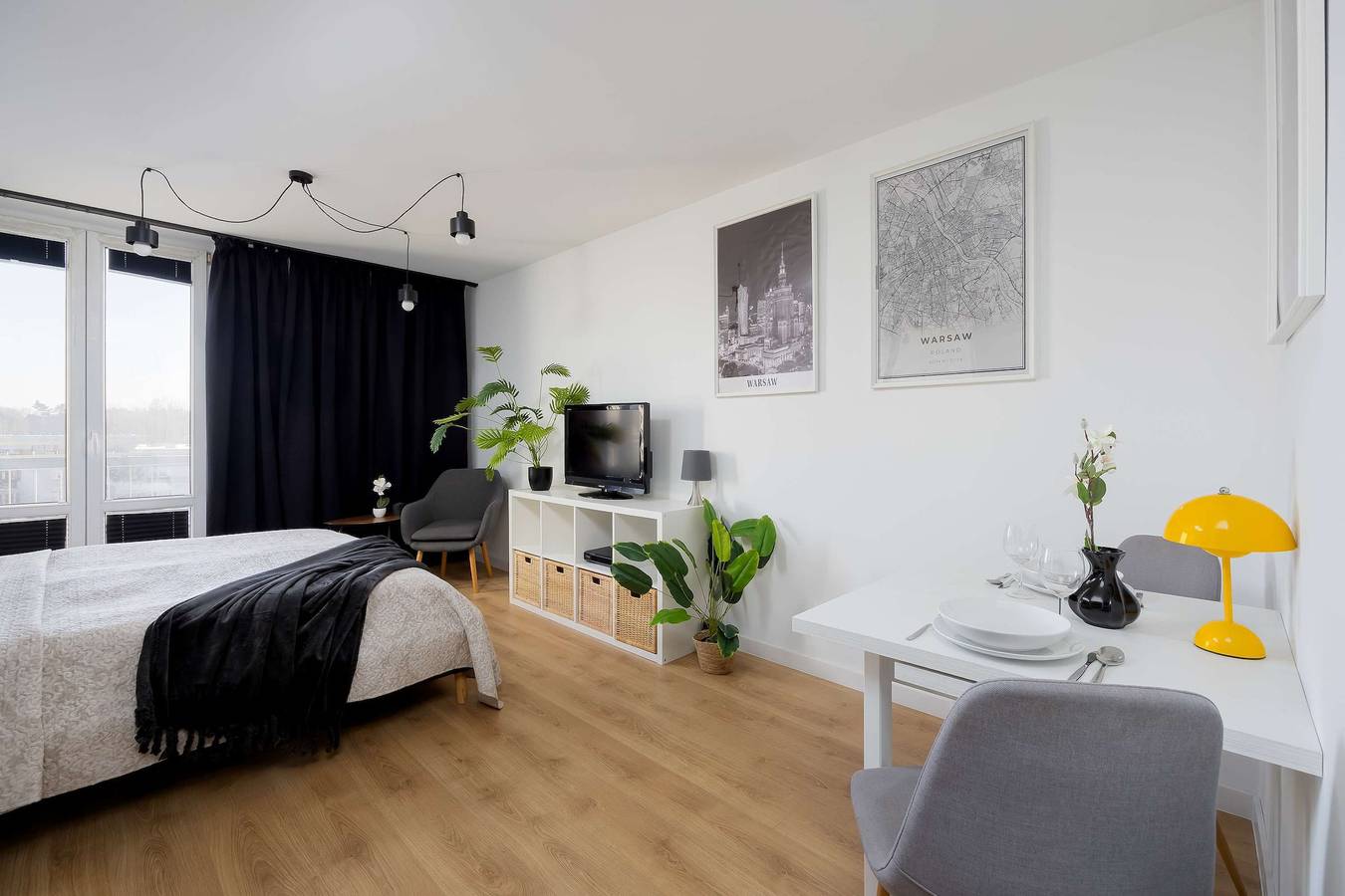 Entire studio, Mo  dawska 15 Warsaw   Bright Studio   Smart Tv   Ideal Location in Warsaw, Masovia