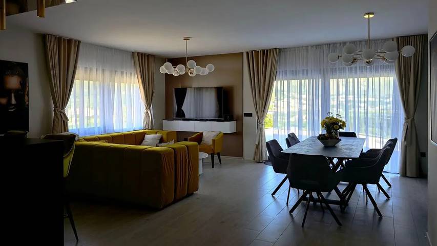 Villa pour 9 personnes, avec Balcon ainsi que Terrasse et Piscine à Srebreno - 2