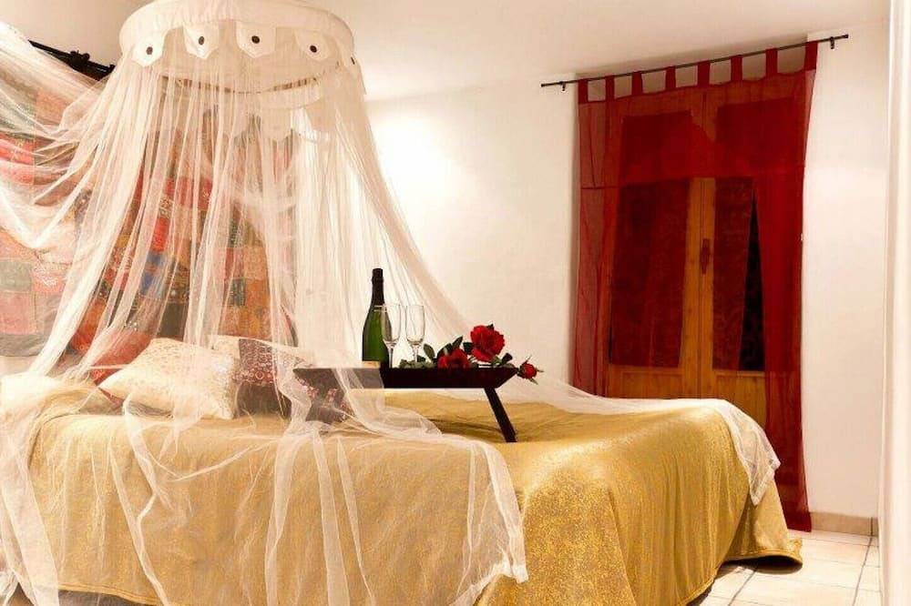 La Casa Verda, es un Suite Rural, totalmente restaurada y decorada estilo árabe. in Sella, Costa Blanca