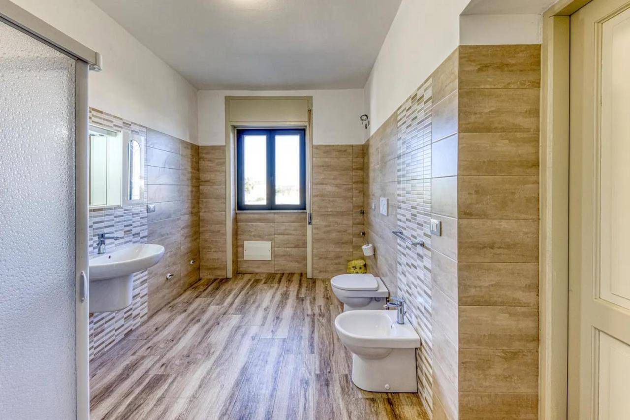 Connected Room with Private Bathroom in Presicce, Golfo di Taranto