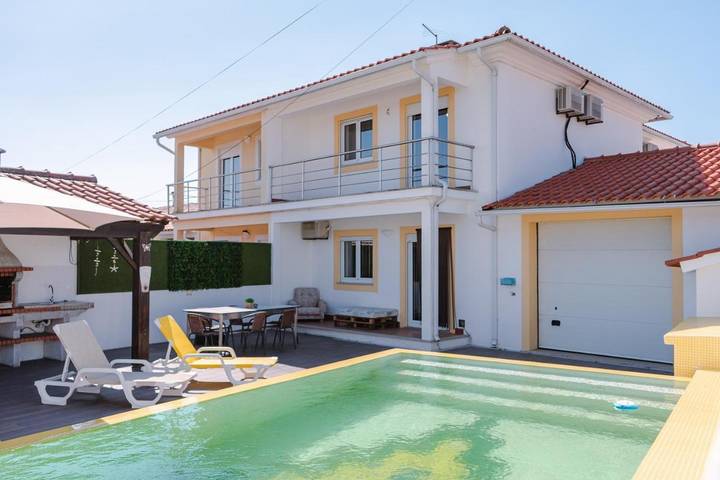Location de vacances pour 10 personnes, avec piscine ainsi que balcon et jardin à Estarreja - 2