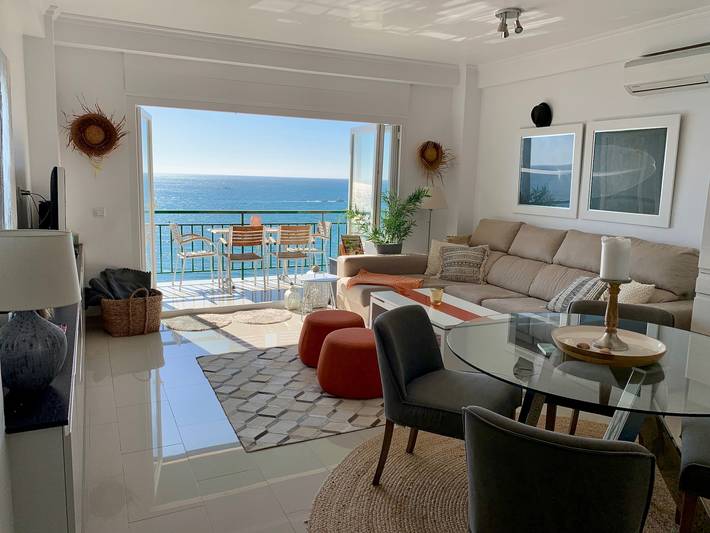 Entire apartment, Beachfront In Fuengirola Apartment with Sea Views, Wi-Fi, and Air Conditioning in Torreblanca (Fuengirola), Fuengirola
