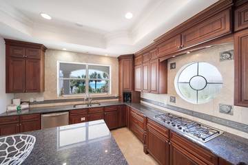 Vacation House for 24 Guests in Miramar Beach, Emerald Coast, Picture 2