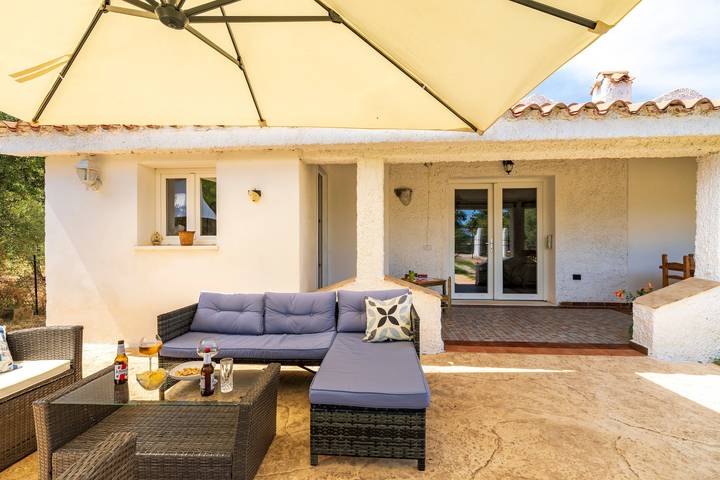 Casa vacanze 'Dammar' con vista sulle montagne, Wi-Fi e aria condizionata in Marosini, Tertenia