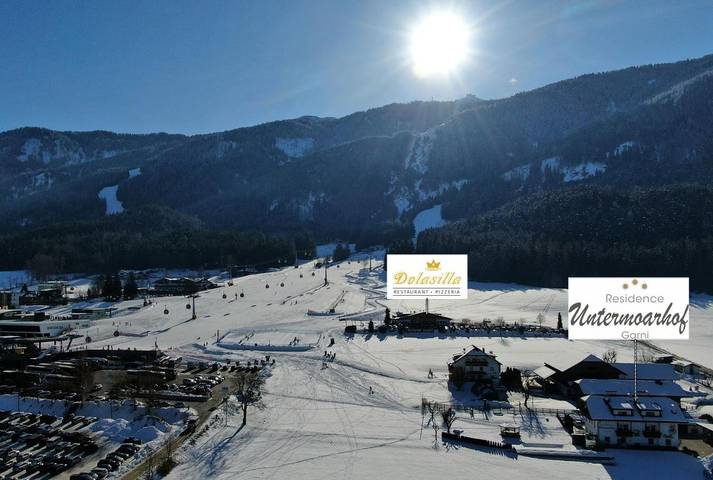 Location de vacances pour 4 personnes, avec piscine et jacuzzi ainsi que jardin et sauna à Brunico