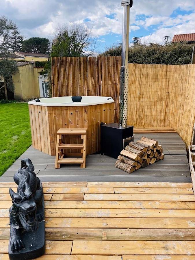 Maison de vacances pour 6 personnes, avec Jacuzzi et Terrasse ainsi que Jardin et Sauna