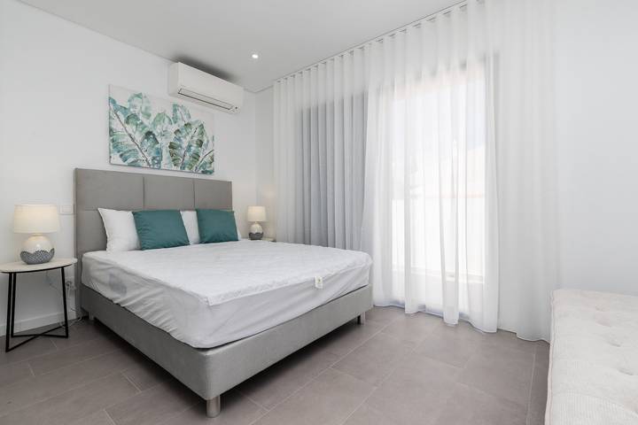 Location de vacances pour 6 personnes, avec terrasse et piscine dans Vila Nova de Cacela - 2