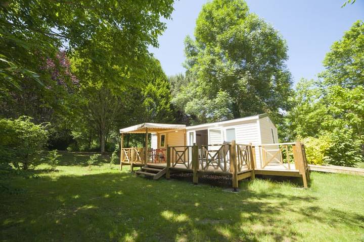Caravane pour 4 personnes, avec Balcon/Terrasse et Terrasse à Belvès
