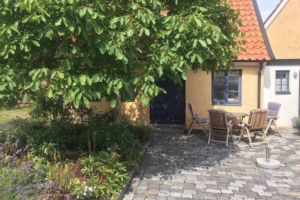 2 Schlafzimmer Unterkunft in Simrishamn in Simrishamn, Österlen