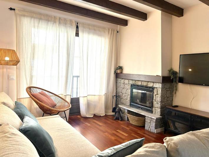 Apartamento de vacaciones para 6 personas, con vistas y balcón, Se admiten mascotas en Pallars Sobirà