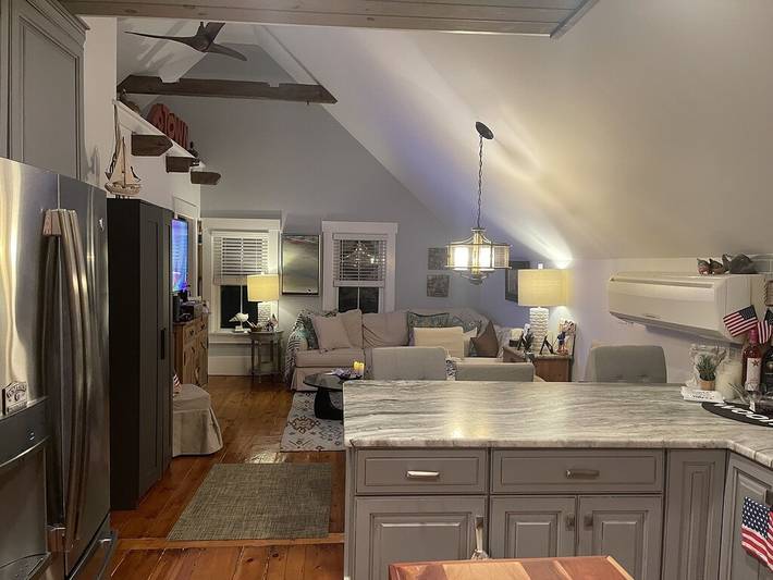 Vacation rental for 8 people, with terrace and yard, with pets in Provincetown