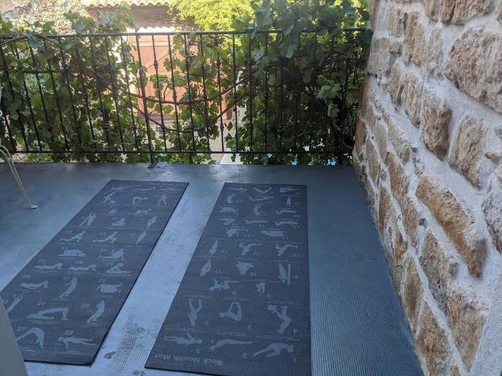 Location de vacances pour 8 personnes, avec terrasse ainsi que jardin et piscine à Gabian - 2