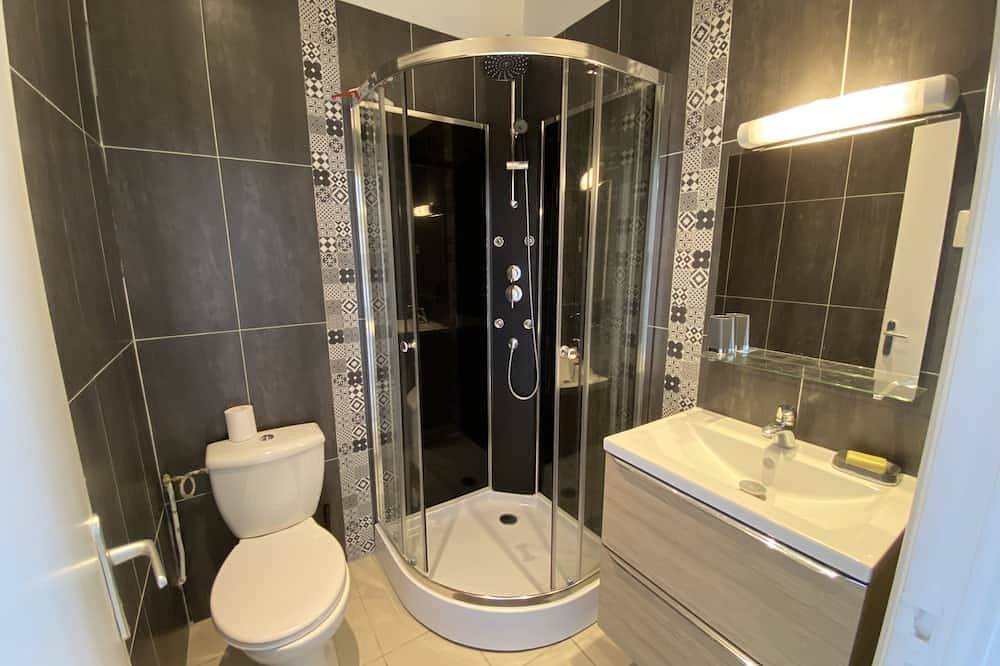 Appartement entier, Appartement F2 location vacances à proximité de Paris, Orly et Rungis in Fresnes, Val-de-Marne