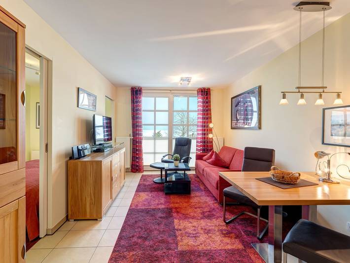 Ferienwohnung für 2 Personen, mit Balkon und Balkon/Terrasse sowie Sauna und Seeblick in Balm, Benz