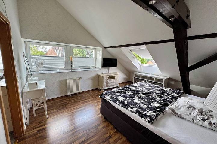 Ganze Wohnung, Gemütliche Maisonettewohnung am Krefelder Stadtwald in Krefeld, Niederrhein