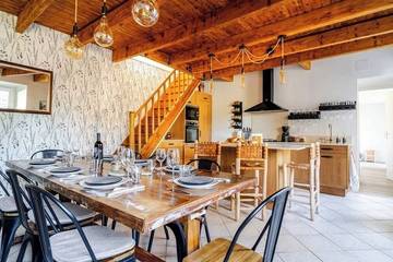 Gîte pour 7 personnes, avec jardin et terrasse, animaux acceptés à Gavray