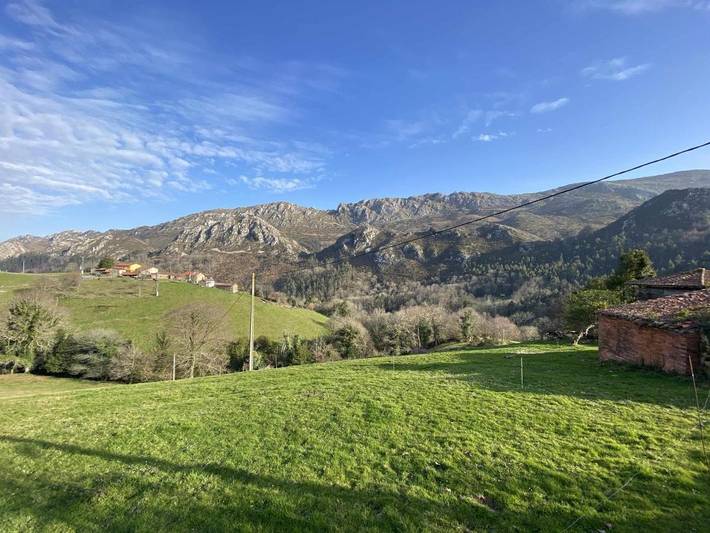 Casa rural para 3 personas, con vistas además de jardín y terraza en Parres - 4