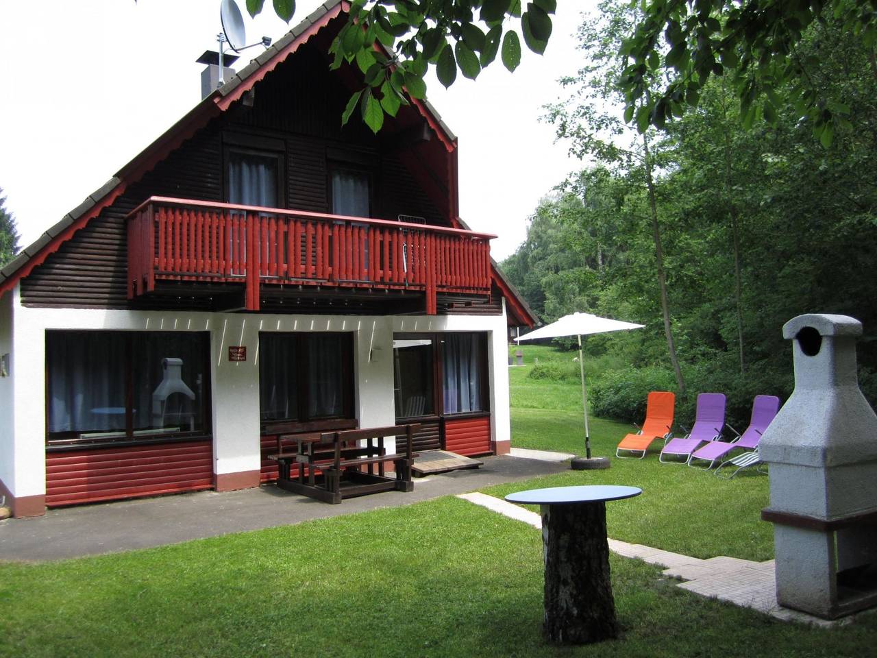 Familienfreundliches Ferienhaus mit Kamin in Silbersee, Frielendorf