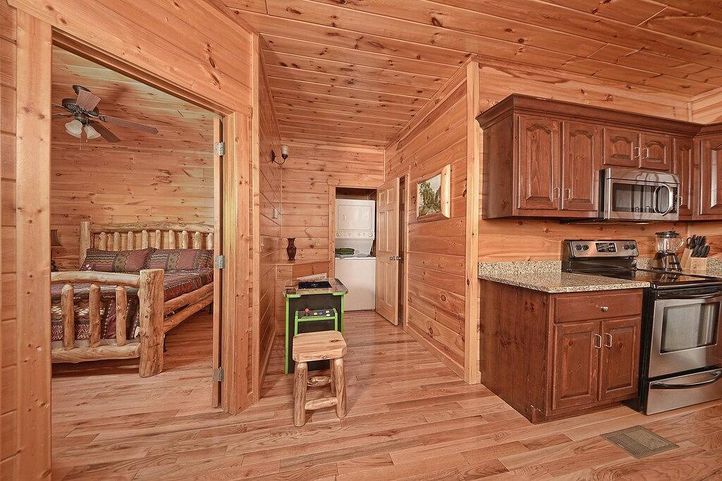 Log Cabin for 4 People in Sevier County