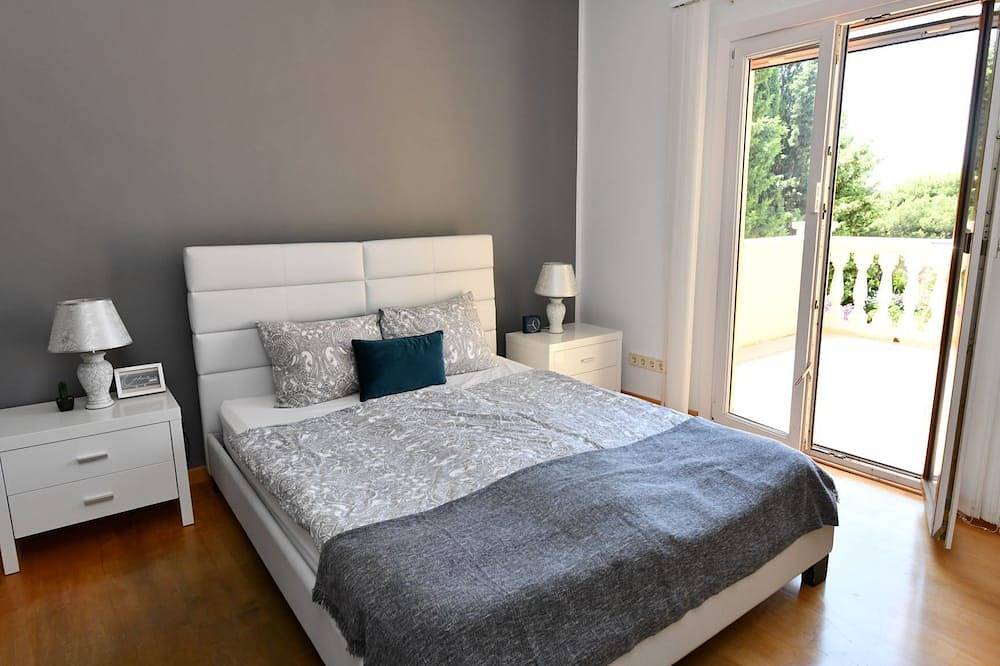 Villa mit Meerblick und Privatpool direkt am Naturschutzgebiet und Golfplatz in Costa dels Pins, Son Servera