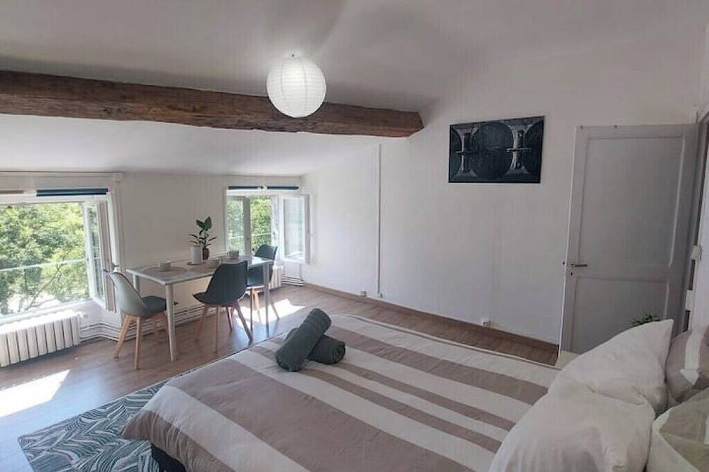 Entire apartment, \"Liberty 2, 2 bedrooms, unusual, sunny in Poitiers, Vienne
