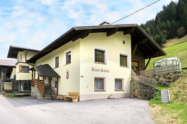 Ferienwohnung für 11 Personen, mit Sauna und Balkon in See