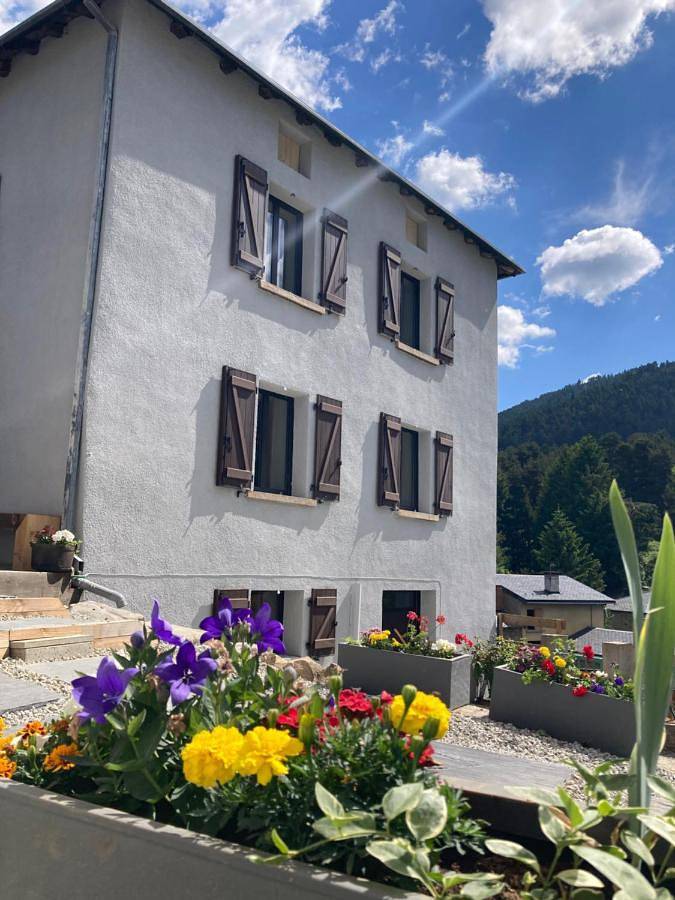 Location de vacances pour 12 personnes, avec vue et jardin à Matemale - 4